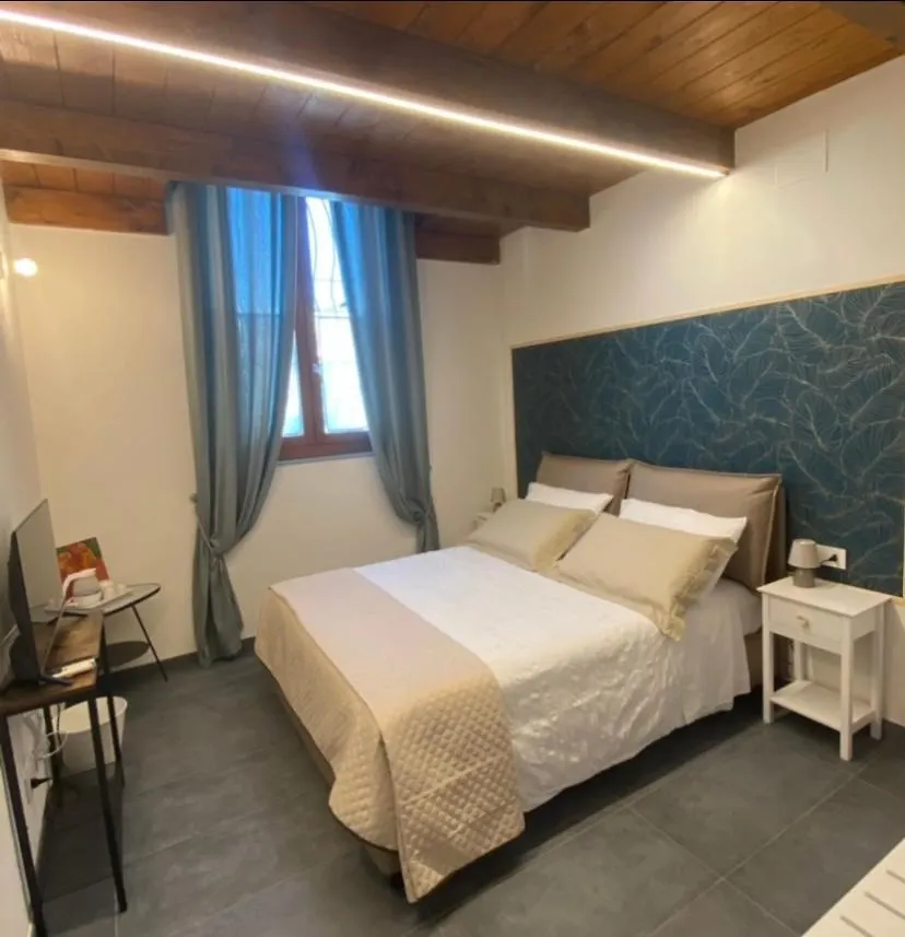 Guest house Casa Raffaela Hotel Marina Di Pisa Italy